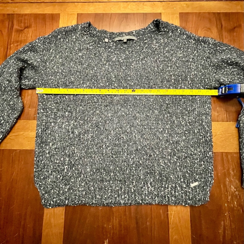 Guess Gray Shiny Knit Sweater Size Large - Picture 8 of 8